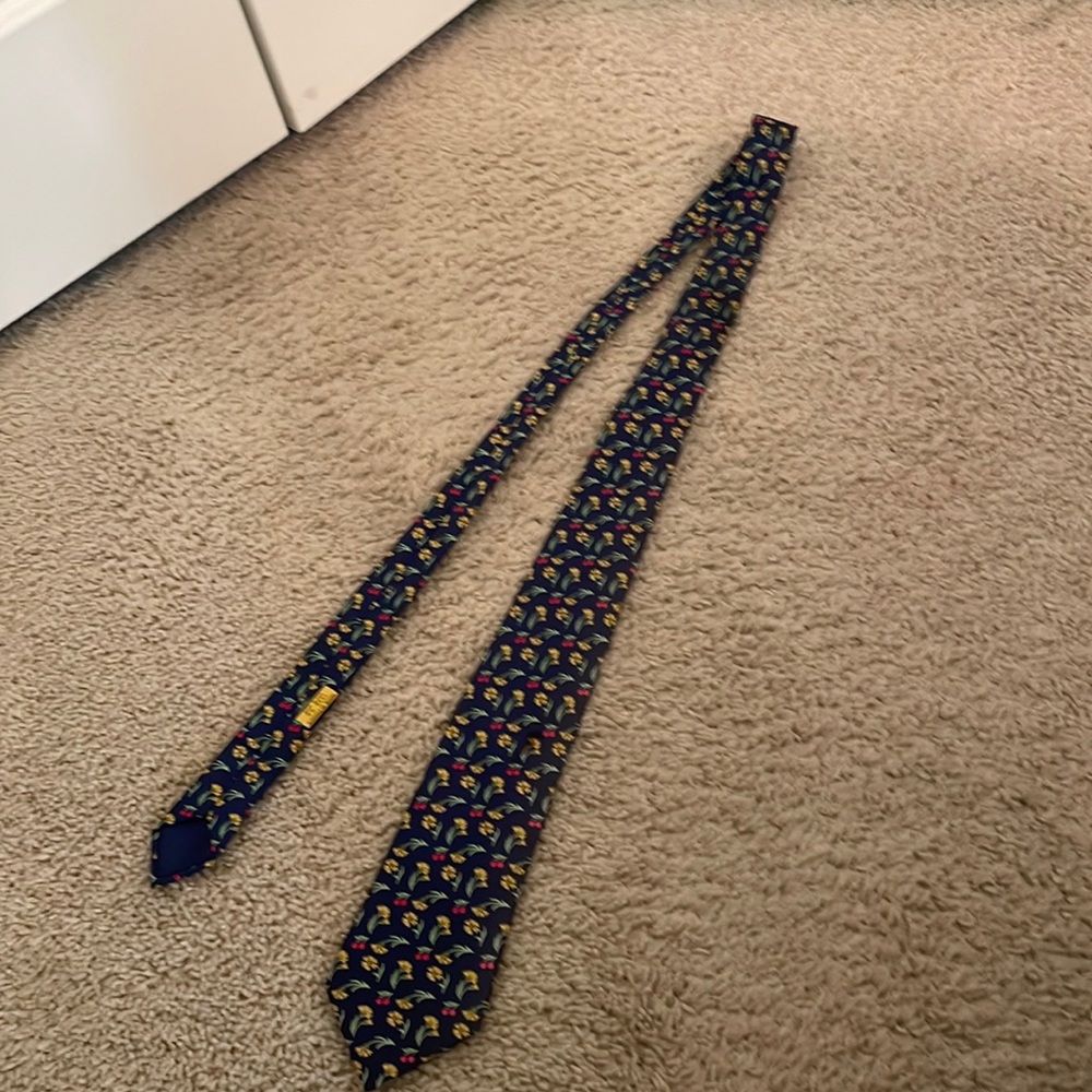 Vintage silk Hermes tie with floral pattern